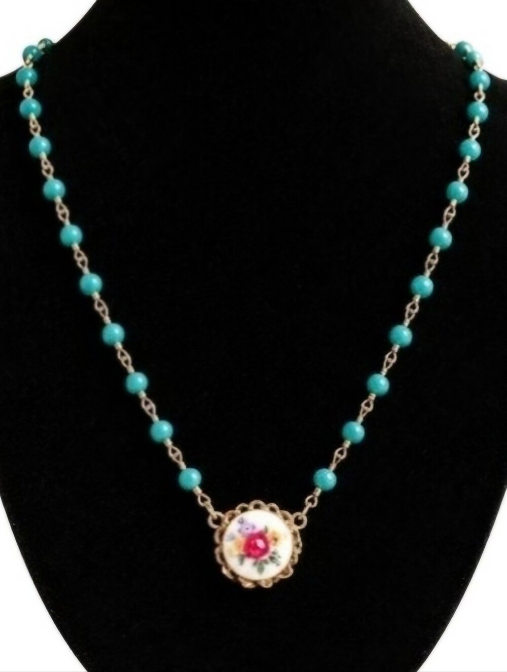 NWT Plunder Gold-Tone Necklace with Green Beads and Floral Pendant